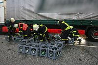 Bild: Unfallflucht und verlorene Ladung auf der B4