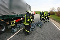 Bild: Unfallflucht und verlorene Ladung auf der B4