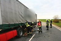Bild: Unfallflucht und verlorene Ladung auf der B4