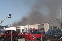 Bild: Brand eines Autohauses bei Nordhausen