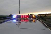 Bild: Auto brennt vollst&auml;ndig aus
