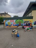 Ferienangebot mit Spraydose - an der Petersbergschule befasste man sich in der zweiten Ferienwoche mit einem Grafitti-Workshop Bild: Ferienangebot mit Spraydose - an der Petersbergschule befasste man sich in der zweiten Ferienwoche mit einem Grafitti-Workshop