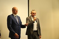 Es ist geschafft: das Oberstufengebäude des Humboldt-Gymnasiums wurde heute Nachmittag offiziell seiner Bestimmung übergeben Bild: Es ist geschafft: das Oberstufengebäude des Humboldt-Gymnasiums wurde heute Nachmittag offiziell seiner Bestimmung übergeben
