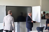 Es ist geschafft: das Oberstufengebäude des Humboldt-Gymnasiums wurde heute Nachmittag offiziell seiner Bestimmung übergeben Bild: Es ist geschafft: das Oberstufengebäude des Humboldt-Gymnasiums wurde heute Nachmittag offiziell seiner Bestimmung übergeben