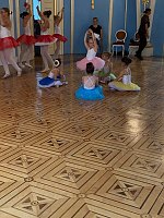 Bild: Die Eleven des Tanzstudio Radeva konnten am Denkmaltag gleich an zwei Orten auftreten
