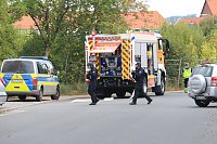 Bild: Die Polizei nimmt einen Mann fest, der ein Haus anz&uuml;nden wollte