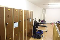 Bild: Frauenumkleide mit Kraftger&auml;ten