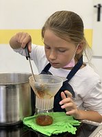 Bild: Marmeladenproduktion in der Bertolt-Brecht-Grundschule