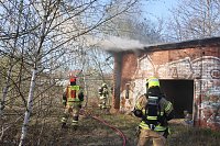 Starke Rauchentwicklung auf dem Gelände des alten Gaswerks rief gestern die Feuerwehr auf den Plan Bild: Starke Rauchentwicklung auf dem Gelände des alten Gaswerks rief gestern die Feuerwehr auf den Plan