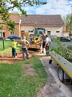 Arbeitseinsatz im Kindergarten Hohensteiner Burgspatzen Bild: Arbeitseinsatz im Kindergarten Hohensteiner Burgspatzen