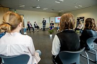 US General Konsul Ken Toko zu Gast am Humboldt-Gymnasium Bild: US General Konsul Ken Toko zu Gast am Humboldt-Gymnasium