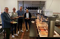 Gut genährt lernt es sich besser - am Herder-Gymnasium freut man sich über die neue Schulküche Bild: Gut genährt lernt es sich besser - am Herder-Gymnasium freut man sich über die neue Schulküche