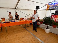 Versammelt, gefeiert und gewählt Bild: Versammelt, gefeiert und gewählt