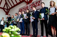 Bild: Am Herder-Gymnasium wurde heute die &Uuml;bergabe der Abiturzeugnisse feierlich begangen