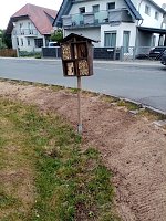 Bienenhotel mit angeschlossener Wiese Bild: Bienenhotel mit angeschlossener Wiese