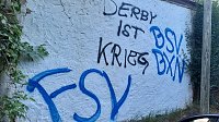 Bild: Schnmierereien und Hasstriaden im Vorfeld eines Pokalspiels