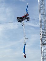 Bild: (Archiv 2019) Atemberaubende Motoradshow der Geschwister Weisheit