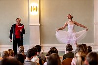 Das Duo Ruggieri trat am 1. Dezember im Humboldt-Gymnasium auf Bild: Das Duo Ruggieri trat am 1. Dezember im Humboldt-Gymnasium auf