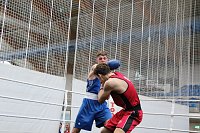 Bild: Wettk&auml;mpfe im Becken und im Boxring