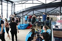 Bild: Wettk&auml;mpfe im Becken und im Boxring