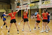 Bild: Die Handballdamen der NSV B-Jugend schaffen es aus dem Stand auf Platz 5