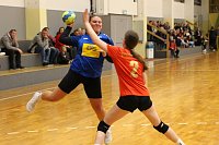 Bild: Die Handballdamen der NSV B-Jugend schaffen es aus dem Stand auf Platz 5