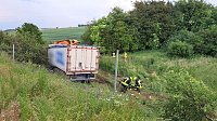 Verunfallter Lkw an der A38 Bild: Verunfallter Lkw an der A38