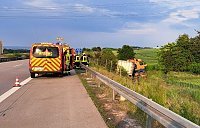 Verunfallter Lkw an der A38 Bild: Verunfallter Lkw an der A38