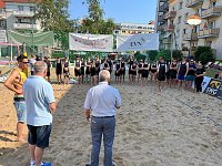 Bild: Freizeitturnier, 2 gegen 2 und 4 gegen 4 - insgesamt 120 Partien wurden beim 14. Stadtwerke-Beachcup ausgetragen