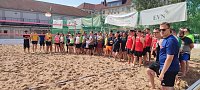 Bild: Freizeitturnier, 2 gegen 2 und 4 gegen 4 - insgesamt 120 Partien wurden beim 14. Stadtwerke-Beachcup ausgetragen