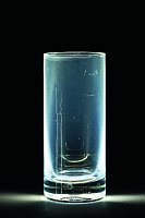 Trübes Glas: Finish verhindert Kalkbeläge nicht. Bild: Trübes Glas: Finish verhindert Kalkbeläge nicht.