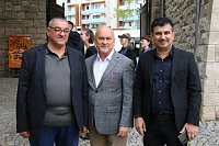 "Der Völkermord geht weiter" - auf dem Rathausplatz kam heute die jesidische Gemeinschaft zusammen um an das Schicksal ihrer Glaubensgemeinschaft zu erinnern Bild: "Der Völkermord geht weiter" - auf dem Rathausplatz kam heute die jesidische Gemeinschaft zusammen um an das Schicksal ihrer Glaubensgemeinschaft zu erinnern