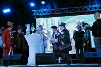 Bild: Verabschiedung auf der B&uuml;hne