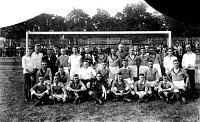 Die Spieler des Eröffnungsspiels zwischen Wacker Nordhausen und dem VfL Halle 96 Bild: Die Spieler des Eröffnungsspiels zwischen Wacker Nordhausen und dem VfL Halle 96