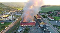 Feuer im Gelände der NDH Entsorgungsbetreibergesellschaft Bild: Feuer im Gelände der NDH Entsorgungsbetreibergesellschaft