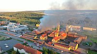 Feuer im Gelände der NDH Entsorgungsbetreibergesellschaft Bild: Feuer im Gelände der NDH Entsorgungsbetreibergesellschaft