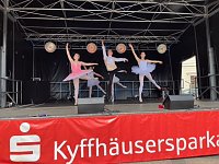 Bild: Die Eleven der Tanzschule Radeva in Aktion