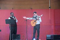 Bild: Peter Blei unterwegs auf dem Theaterfest