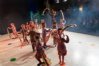 Bild: Volle Festhalle in Sundhausen beim Auftritt der jungen T&auml;nzerinnen und T&auml;nzer von More Esprit