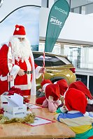 Bild: Weihnachtsbau in der Skoda-Autowelt geschm&uuml;ckt