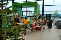 Bild: Weihnachtsbau in der Skoda-Autowelt geschm&uuml;ckt