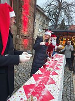 Bild: Peter Blei unterwegs auf dem Weihnachtsmarkt