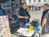 Bild: Polizei zum Anfassen und Kaffee auf dem Nordh&auml;user Marktplatz