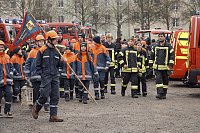 Bild: &Uuml;bergabe des Friedenslichts aus Bethlehem an die Kreisjugendfeuerwehren.