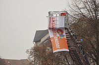 Bild: &Uuml;bergabe des Friedenslichts aus Bethlehem an die Kreisjugendfeuerwehren.