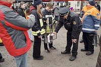 Bild: &Uuml;bergabe des Friedenslichts aus Bethlehem an die Kreisjugendfeuerwehren.