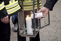 Bild: &Uuml;bergabe des Friedenslichts aus Bethlehem an die Kreisjugendfeuerwehren.
