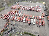 Bild: &Uuml;bergabe des Friedenslichts aus Bethlehem an die Kreisjugendfeuerwehren.