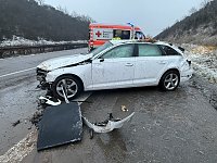Bild: Bei Winterwetter zu schnell unterwegs: Unfall auf der A38