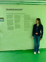 Bild: Vor dem Kellergef&auml;ngnis der Nationalsozialisten, im heutigen Th&uuml;ringer Landtag